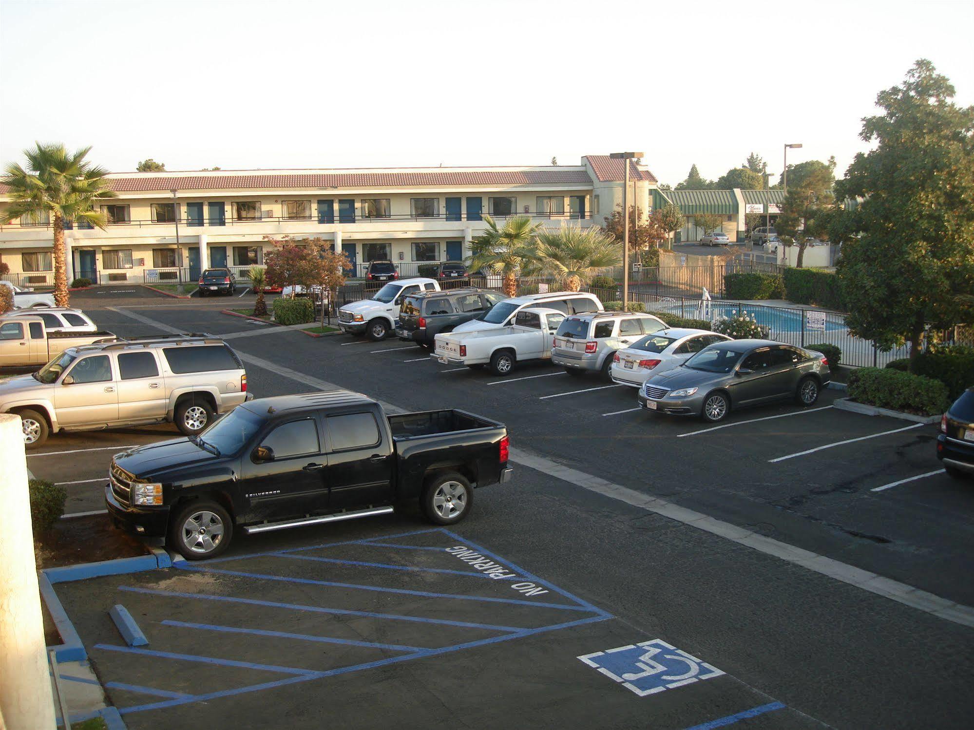 Studio 6 Bakersfield, Ca South Hotel Exterior photo